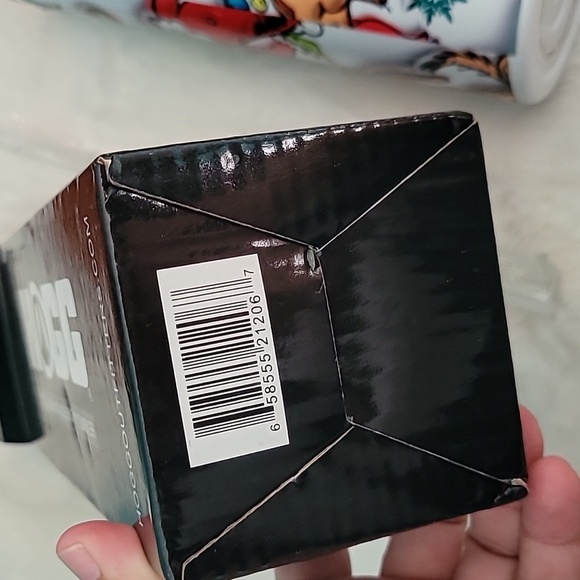 🎄 The Grinch Hogg Tumbler - Picture 5 of 5